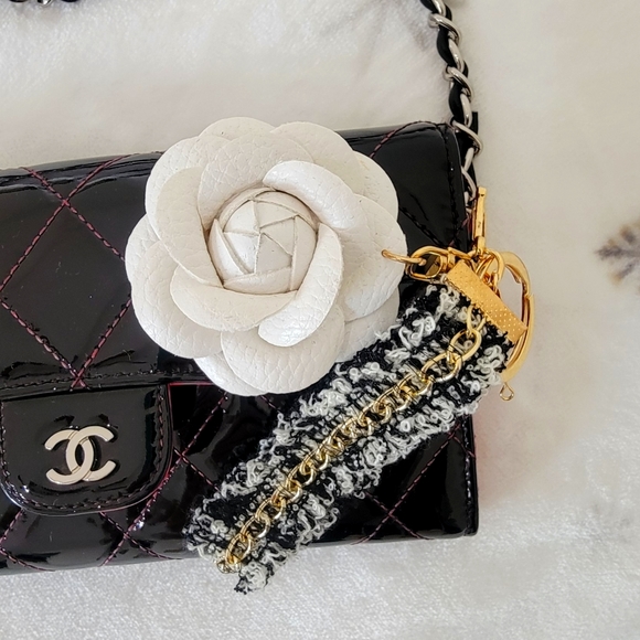 Accessories - Camellìa flowers key chain